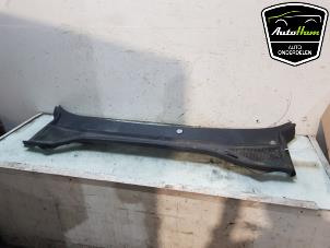 Gebruikte Paravan Volkswagen Arteon Shooting Brake (3HAC) 2.0 TSI 16V Prijs € 40,00 Margeregeling aangeboden door AutoHam