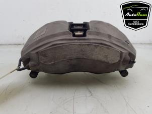 Gebruikte Remklauw (Tang) rechts-voor Audi A4 Avant (B9) 2.0 40 TFSI Mild hybrid 16V Prijs € 95,00 Margeregeling aangeboden door AutoHam