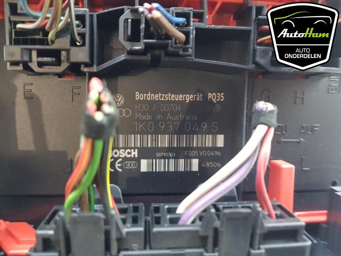 Computer Body Control van een Volkswagen Caddy III (2KA,2KH,2CA,2CH) 2.0 SDI 2004