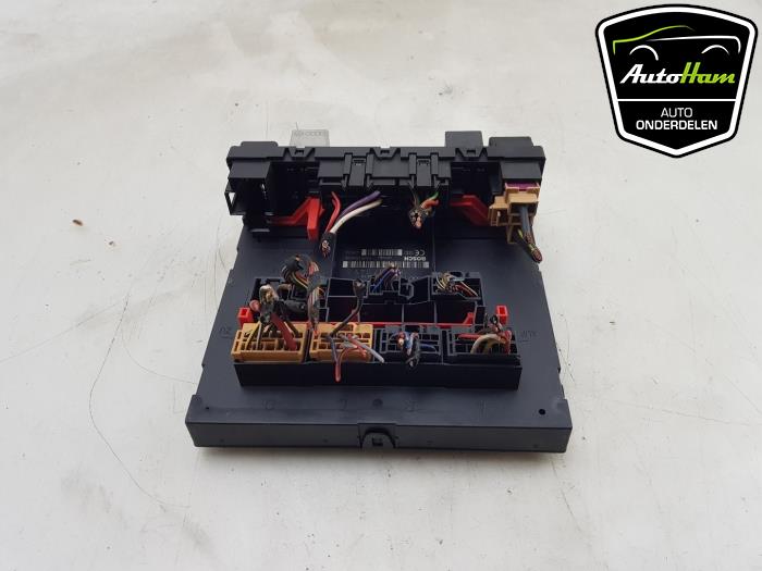 Computer Body Control van een Volkswagen Caddy III (2KA,2KH,2CA,2CH) 2.0 SDI 2004