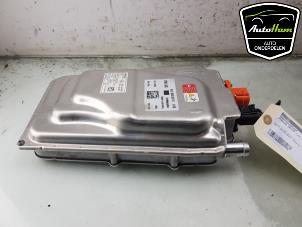 Gebruikte HV-koelvloeistofverwarming Porsche Taycan (Y1A) 79/84 kWh Prijs € 495,00 Margeregeling aangeboden door AutoHam