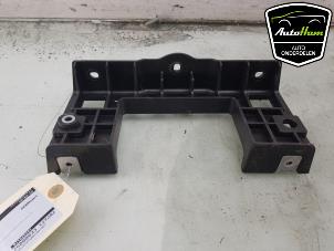 Gebruikte Bumpersteun rechts-achter Audi RS e-tron GT (F83) 93 kWh Prijs € 10,00 Margeregeling aangeboden door AutoHam