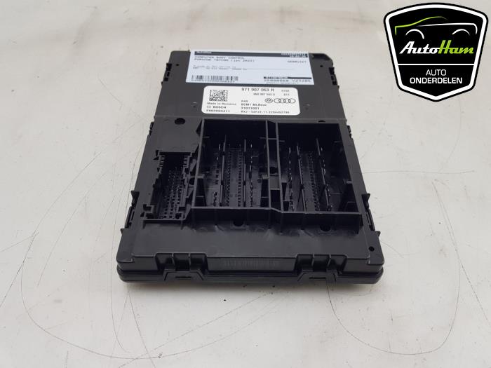 Gebruikte Bodycontrol Module Porsche Taycan (Y1A) 79/84 kWh Prijs € 225,00 Margeregeling aangeboden door AutoHam