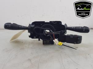 Gebruikte Combischakelaar Stuurkolom Renault Twingo III (AH) 1.0 SCe 70 12V Prijs € 75,00 Margeregeling aangeboden door AutoHam