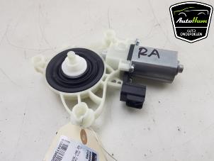 Gebruikte Portierruitmotor Ford Puma 1.0 Ti-VCT EcoBoost mHEV 12V Prijs € 20,00 Margeregeling aangeboden door AutoHam