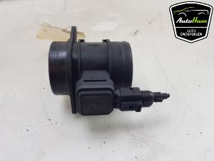 Gebruikte Luchthoeveelheidsmeter Volkswagen Caddy III (2KA,2KH,2CA,2CH) 1.6 TDI 16V Prijs € 20,00 Margeregeling aangeboden door AutoHam