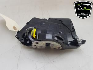 Gebruikte Deurslot Mechaniek 4Deurs links-voor Toyota Yaris IV (P21/PA1/PH1) 1.5 12V Hybrid 115 Prijs € 50,00 Margeregeling aangeboden door AutoHam