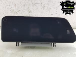 Gebruikte Display Multi Media regelunit Mazda 3 Sport (BP) 2.0 SkyActiv-X M Hybrid 16V Prijs € 395,00 Margeregeling aangeboden door AutoHam