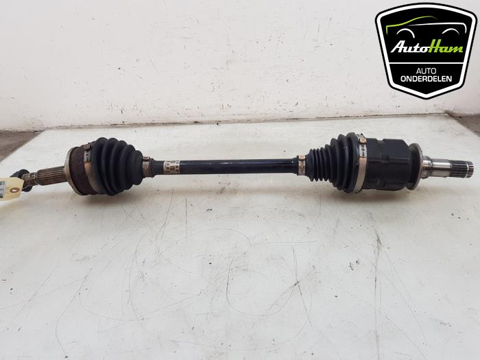 Gebruikte Aandrijfas links-voor Toyota Yaris Cross (PB1/PJ1) 1.5 12V Hybrid 115 Prijs € 125,00 Margeregeling aangeboden door AutoHam