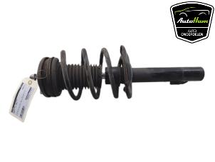 Gebruikte Schokdemper links-voor Mazda 3 Sport (BP) 2.0 SkyActiv-X M Hybrid 16V Prijs € 125,00 Margeregeling aangeboden door AutoHam