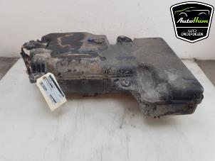 Gebruikte Tank adblue Volkswagen Transporter T6 2.0 TDI DRF Prijs € 296,45 Inclusief btw aangeboden door AutoHam