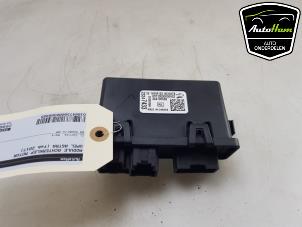 Gebruikte Module achterklep motor Opel Astra K Sports Tourer 1.4 Turbo 16V Prijs € 125,00 Margeregeling aangeboden door AutoHam