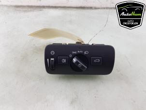Gebruikte Licht Schakelaar Volvo V40 (MV) 2.0 T3 16V Prijs € 15,00 Margeregeling aangeboden door AutoHam