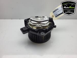 Gebruikte Aanjager BMW 3 serie Touring (G21) 318i 2.0 TwinPower Turbo 16V Prijs € 75,00 Margeregeling aangeboden door AutoHam