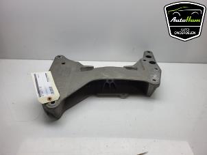 Gebruikte Versnellingsbak Steun BMW 3 serie Touring (G21) 318i 2.0 TwinPower Turbo 16V Prijs € 70,00 Margeregeling aangeboden door AutoHam