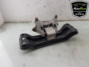 Gebruikte Versnellingsbak Steun Mercedes C AMG (C205) 4.0 C-63 S AMG V8 Biturbo Prijs € 35,00 Margeregeling aangeboden door AutoHam