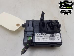 Gebruikte AAC Unit Computerkachel Volvo XC40 (XZ) 1.5 T5 Plug-in Hybrid 16V Prijs € 40,00 Margeregeling aangeboden door AutoHam