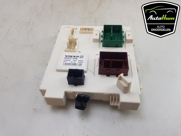 Gebruikte Computer Body Control Volvo XC40 (XZ) 1.5 T5 Plug-in Hybrid 16V Prijs € 175,00 Margeregeling aangeboden door AutoHam