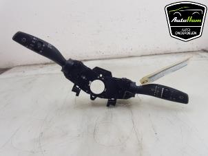 Gebruikte Combischakelaar Stuurkolom Kia Stonic (YB) 1.0i T-GDi 12V Eco-Dynamics+ Prijs € 65,00 Margeregeling aangeboden door AutoHam