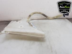 Gebruikte Ruitensproeiertank voor BMW 3 serie (E92) 325i 24V Prijs € 25,00 Margeregeling aangeboden door AutoHam