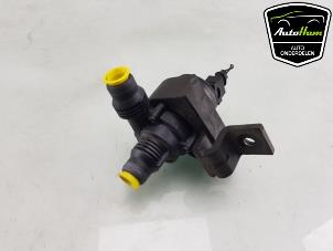 Gebruikte Extra waterpomp BMW 6 serie (E64) 650 i 4.8 V8 32V Prijs € 40,00 Margeregeling aangeboden door AutoHam