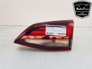Gebruikte Achterlicht rechts Opel Astra K Sports Tourer 1.4 Turbo 16V Prijs € 40,00 Margeregeling aangeboden door AutoHam