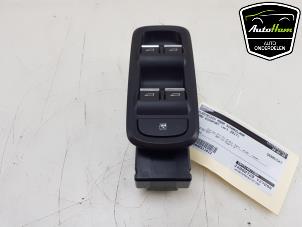 Gebruikte Schakelaar Elektrisch Raam Ford EcoSport (JK8) Prijs € 40,00 Margeregeling aangeboden door AutoHam