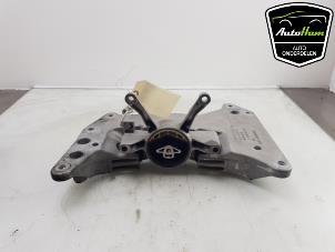 Gebruikte Versnellingsbak Steun BMW 5 serie Touring (G31) 530i 2.0 TwinPower Turbo 16V Mild Hybrid Prijs € 95,00 Margeregeling aangeboden door AutoHam