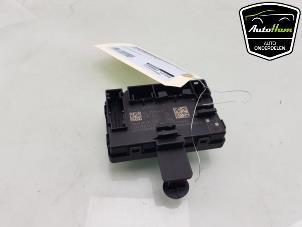 Gebruikte Module Centrale Deurvergrendeling Cupra Formentor 1.5 TSI 16V Prijs € 50,00 Margeregeling aangeboden door AutoHam