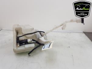 Gebruikte Ruitensproeiertank voor Opel Crossland (X) 1.2 12V Prijs € 35,00 Margeregeling aangeboden door AutoHam