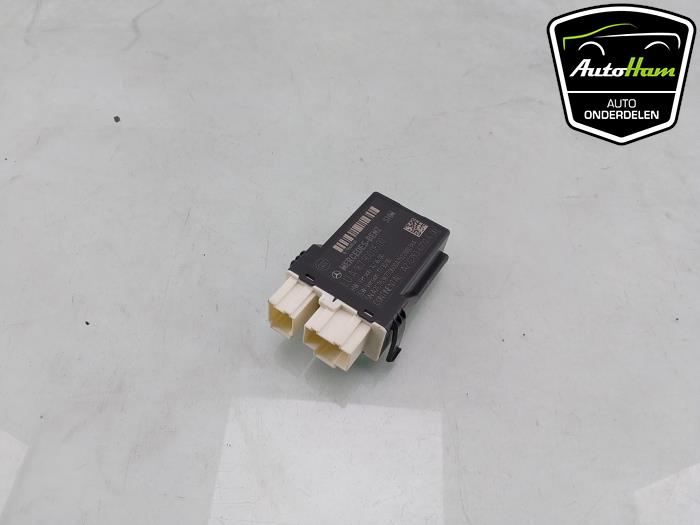 Gebruikte Computer stoel Mercedes A (177.0) 1.3 A-180 Turbo 16V Prijs € 50,00 Margeregeling aangeboden door AutoHam