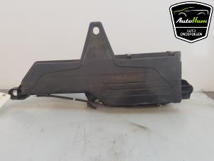 Gebruikte Luchtfilterhuis BMW 3 serie (F30) 320d 2.0 16V Prijs € 75,00 Margeregeling aangeboden door AutoHam