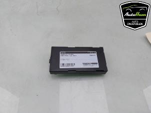 Gebruikte Draadloze oplader Ford Focus 4 Wagon 1.0 EcoBoost 12V Hybrid 155 Prijs € 125,00 Margeregeling aangeboden door AutoHam