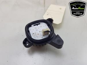 Gebruikte Module LED koplamp Peugeot 208 II (UB/UH/UP) e-208 50 kWh Prijs € 75,00 Margeregeling aangeboden door AutoHam