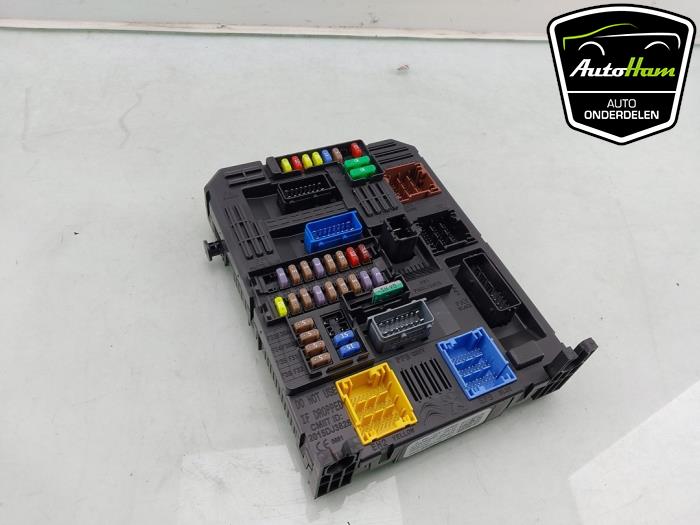 Computer Body Control van een Opel Crossland (X) 1.2 Turbo 12V Euro 6 2020