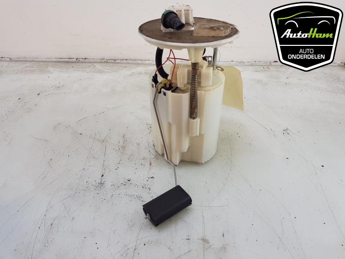 Gebruikte Tank element Pomp Renault Twingo III (AH) 1.0 SCe 70 12V Prijs € 20,00 Margeregeling aangeboden door AutoHam