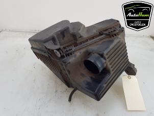 Gebruikte Luchtfilterhuis Renault Twingo III (AH) 1.0 SCe 70 12V Prijs € 20,00 Margeregeling aangeboden door AutoHam