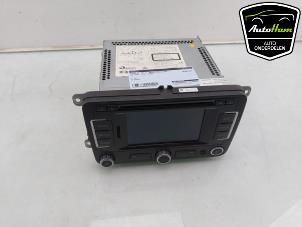 Gebruikte Display Multi Media regelunit Volkswagen Golf V (1K1) 2.0 GTI 16V FSI Turbo Prijs € 175,00 Margeregeling aangeboden door AutoHam