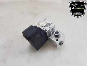 Gebruikte Kleppenblok hydraulisch Audi E-tron (GEN) 55 quattro Prijs € 75,00 Margeregeling aangeboden door AutoHam