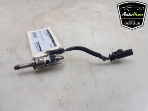 Gebruikte Injector (benzine injectie) Volvo V60 II (ZW) 2.0 T6 16V Twin Engine Prijs € 35,00 Margeregeling aangeboden door AutoHam