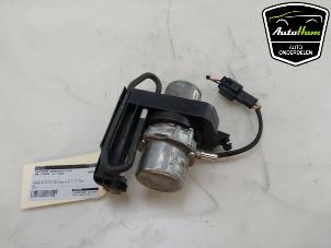 Gebruikte Vacuumpomp Rembekrachtiging BMW 3 serie Touring (G21) 330e 2.0 TwinPower Turbo 16V Prijs € 125,00 Margeregeling aangeboden door AutoHam