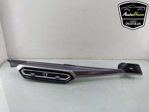 Gebruikte Dashboardlijst BMW 3 serie Touring (G21) 330e 2.0 TwinPower Turbo 16V Prijs € 125,00 Margeregeling aangeboden door AutoHam