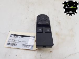 Gebruikte Ruit schakelaar elektrisch Opel Zafira (M75) 1.8 16V Ecotec Prijs € 50,00 Margeregeling aangeboden door AutoHam