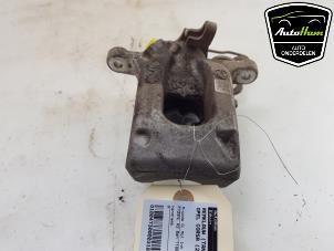 Gebruikte Remklauw (Tang) rechts-achter Opel Corsa F (UB/UH/UP) 1.2 Turbo 12V 100 Prijs € 50,00 Margeregeling aangeboden door AutoHam