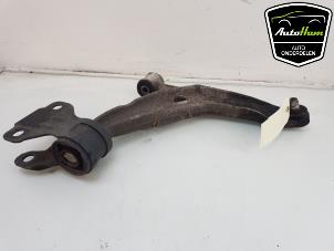 Gebruikte Draagarm rechts-voor Ford Transit Connect (PJ2) 1.5 EcoBlue Prijs € 90,75 Inclusief btw aangeboden door AutoHam