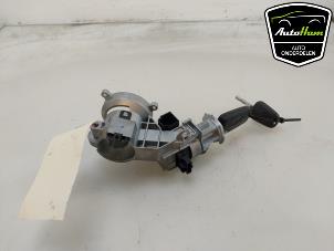 Gebruikte Kontaktslot + Sleutel Opel Corsa D 1.2 16V Prijs € 30,00 Margeregeling aangeboden door AutoHam