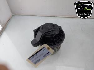 Gebruikte Chaufage Ventilatiemotor Hyundai i20 (GBB) 1.2i 16V Prijs € 30,00 Margeregeling aangeboden door AutoHam