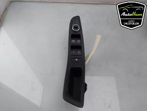 Gebruikte Raam schakelaar elektrisch Hyundai i20 (GBB) 1.2i 16V Prijs € 40,00 Margeregeling aangeboden door AutoHam