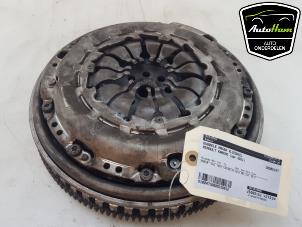 Gebruikte Dubbele massa vliegwiel Renault Kangoo Express (FW) 1.5 dCi 115 Prijs € 250,00 Margeregeling aangeboden door AutoHam