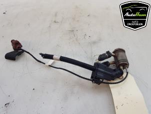 Gebruikte Adblue injector Volkswagen Passat Variant (3G5) 2.0 TDI 16V 150 Prijs € 100,00 Margeregeling aangeboden door AutoHam
